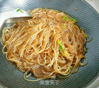 "home Cooking" Celery Stir-fried Noodles recipe