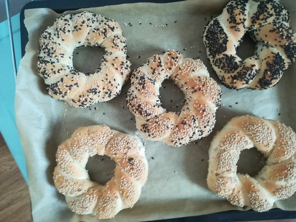 Sesame Garland Bread recipe