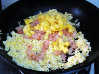 The Taste of Spring-shrimp and Pineapple Baked Rice recipe