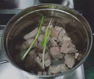 【jiangsu】green Radish Ribs Soup recipe