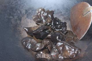 Stir-fried Broccoli with Black Fungus recipe