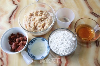 Cantonese-style Moon Cake with Beef Cubes with White Cloud Beans and Pine Nuts recipe