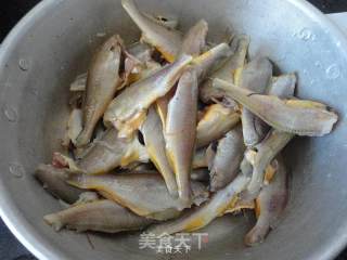 Fried Small Yellow Croaker recipe