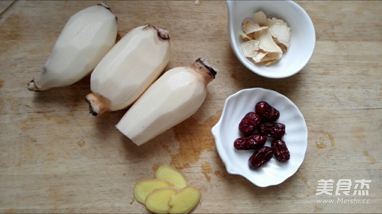 Nourishing Yin and Cooling Blood Old Duck Lotus Root Soup recipe