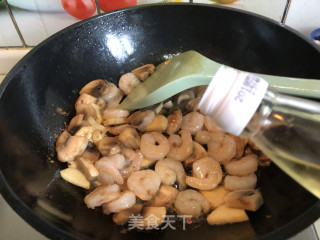 Stir-fried Shrimp with Mushroom and Winter Bamboo Shoots recipe
