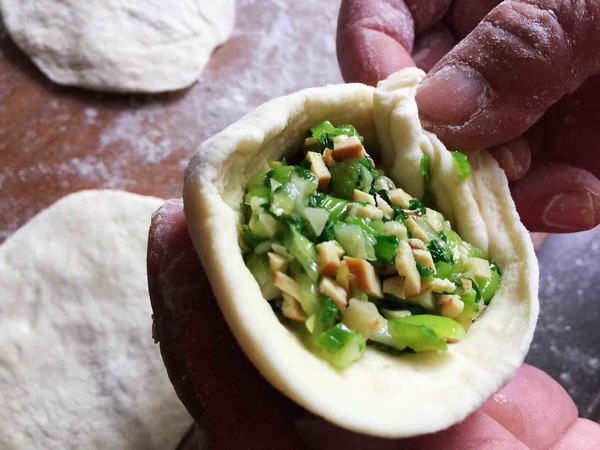 Veggie Buns-a Classic Breakfast that Never Fades recipe