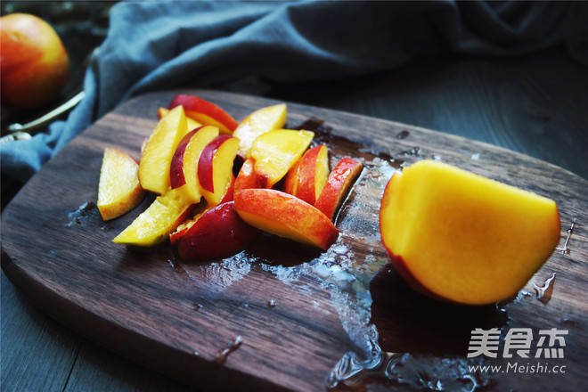 Creamy Yellow Peach Popsicle recipe