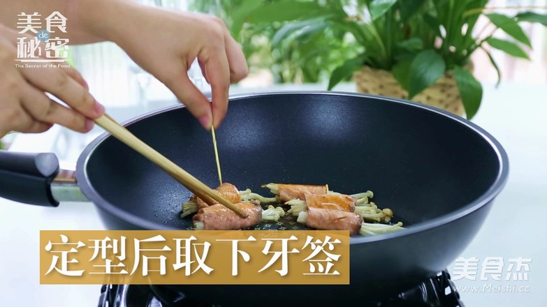 Salmon and Enoki Mushroom Roll recipe
