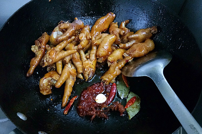 Braised Chicken Feet with Quail Eggs recipe