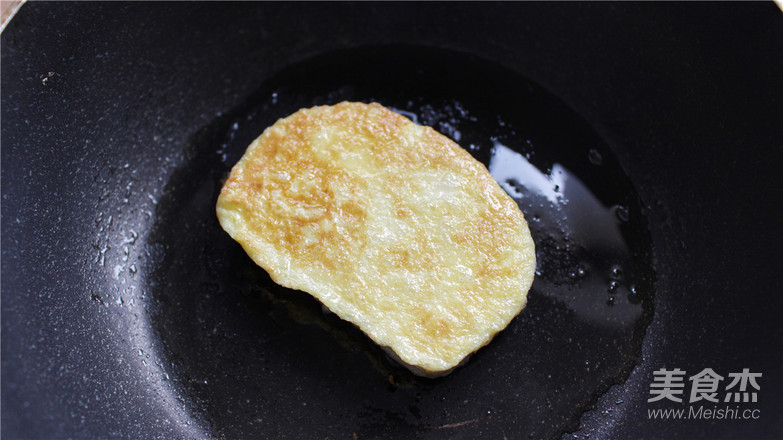 Not in Vain, Let's Try this Plate of Salt and Pepper Golden Fried Bun. recipe