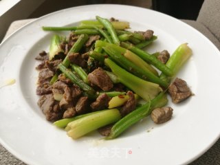 #trust之美# Kuaishou Home Cooking-stir-fried Shredded Beef with Celery recipe