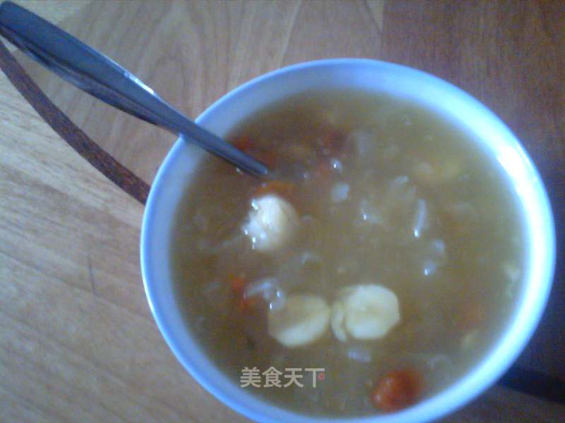 Rock Sugar Tremella and Lotus Seed Soup recipe