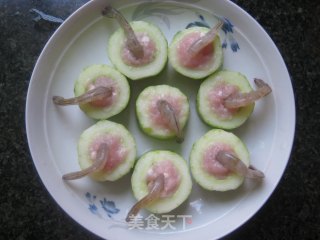 The Little Lotus Shows Its Sharp Horns, and Fresh Shrimps Have Long Been Standing on Its Head. recipe