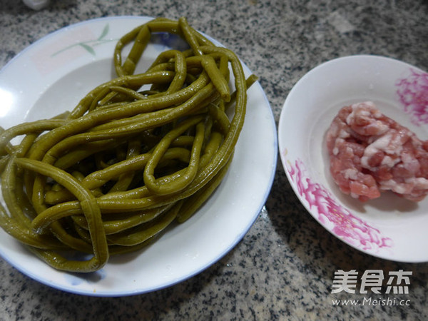 Stir-fried Sour Beans with Minced Pork recipe