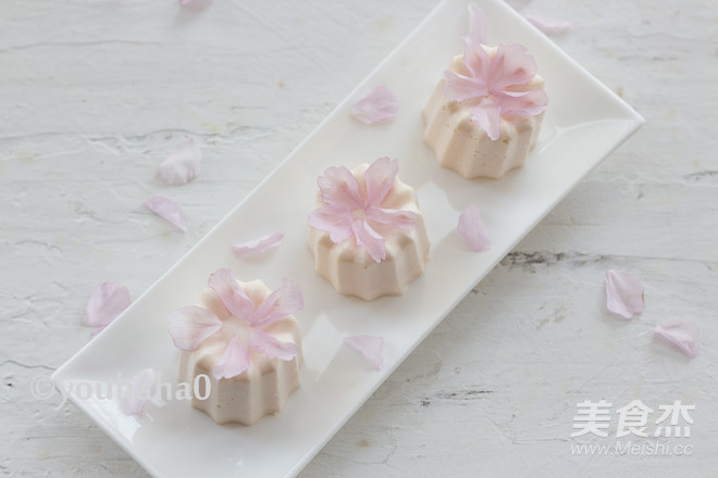 Sakura Yogurt Mousse recipe