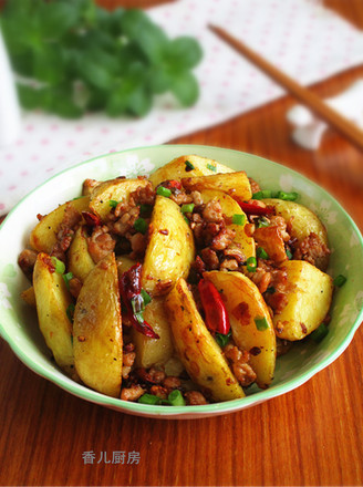Spicy Potatoes with Minced Meat