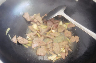 Stir-fried Pork Liver--a Good Product for Nourishing Blood recipe