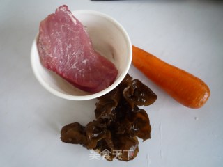 Stir-fried Shredded Pork with Carrots and Fungus recipe