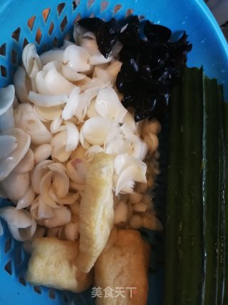 Stir-fried Fresh Lily with Yunersheng Melon recipe