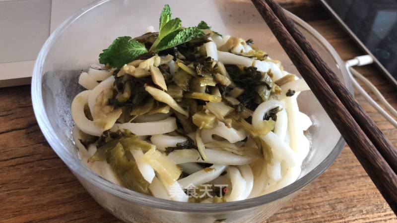 Udon Noodles with Bamboo Shoots and Plum Dishes recipe