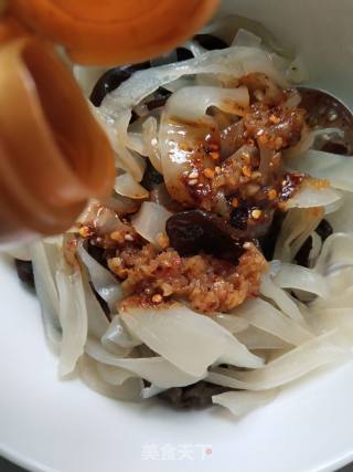 Vermicelli Mixed with Fungus recipe