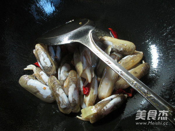 Fried Razor Clams with Leek Flowers recipe