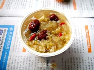Red Dates, Green Beans and Tremella Soup recipe