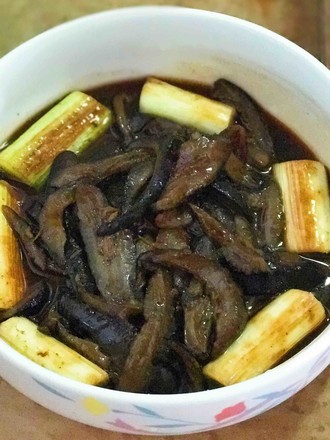 Grilled Sea Cucumber with Exclusive Milk Chives recipe