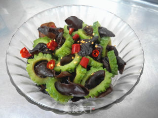 Black Fungus Mixed with Bitter Gourd recipe