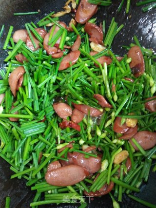 Stir-fried Beef Sausage with Chinese Chives recipe