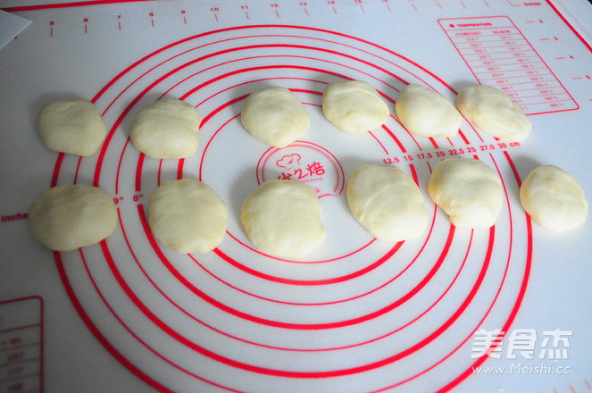 Custard Sauce Buns recipe