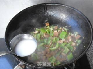 Stir-fried Dried Tofu with Green Peppers recipe