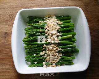 Asparagus with Pickled Pepper and Peanut recipe