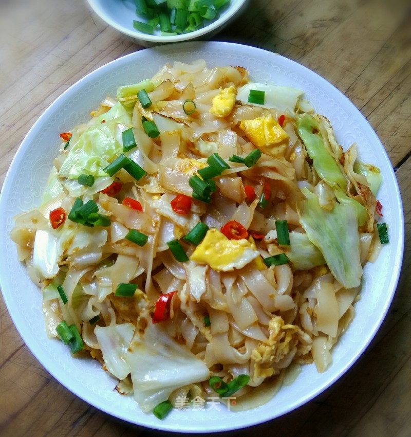 Stir-fried Hor Fun with Cabbage recipe