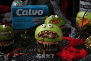 Halloween Green Monster Sardine Little Devil Cake recipe