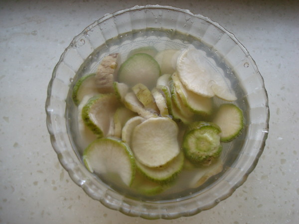 Stir-fried Pork Skin with Dried Radish recipe