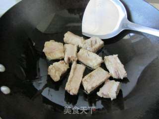 Roasted Pork Ribs with Panax Notoginseng and Carrot recipe