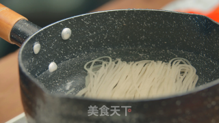 Stir-fried Snail Noodles with Pineapple (only 5 Steps) recipe