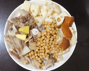 Lotus Root Beef Bone Soup, The Soup is Rich in Lotus Root and Soft and Waxy, Light and Not Greasy! recipe