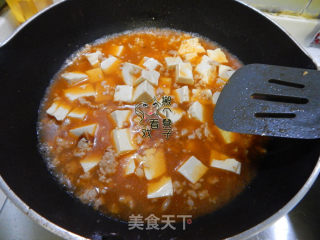 Tofu with Basil, Tomato and Minced Meat recipe