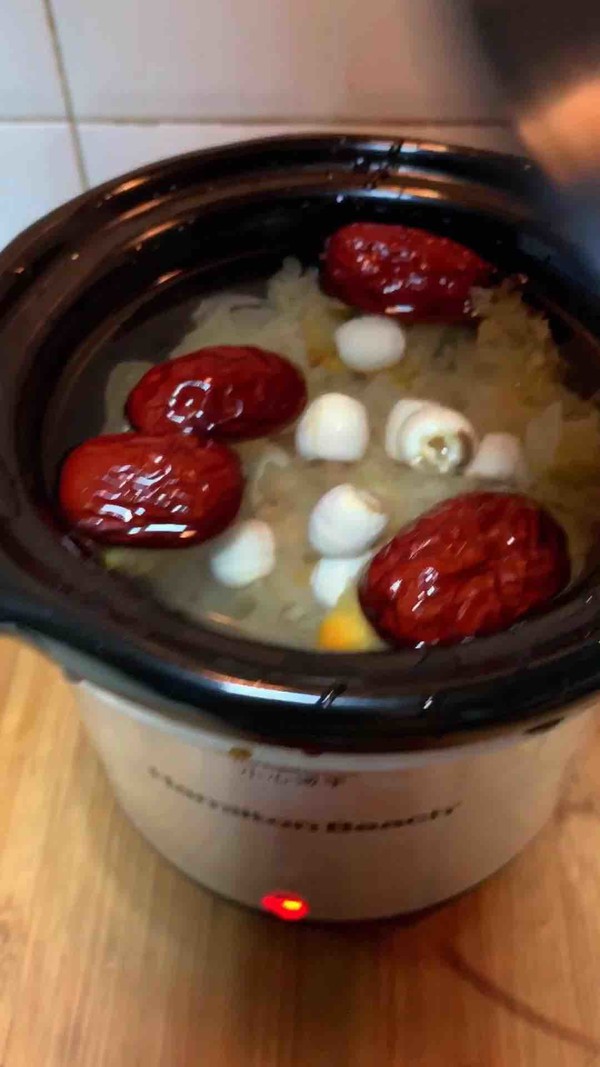 Red Dates, Lotus Seed and Tremella Soup recipe