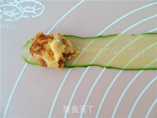 Cucumber Roll with Egg Minced Meat recipe