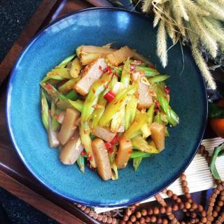 Stir-fried Konjac with Celery recipe