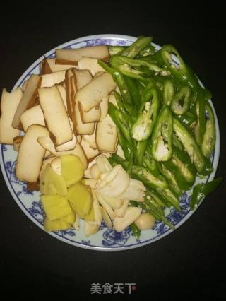 Stir-fried Bean Curd with Shredded Pork with Pepper recipe