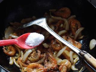 Stir-fried Shrimp with Onion recipe