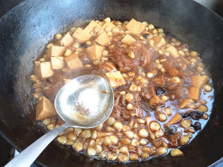 [tianjin] Tofu and Corn Roasted Pork Knuckles recipe