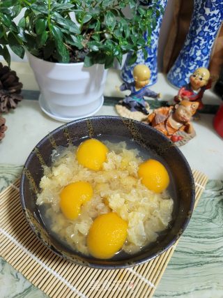 Loquat Boiled Tremella recipe