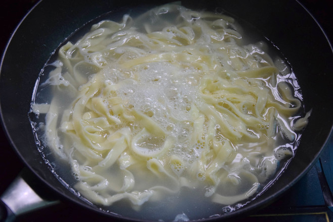 Noodles with Shacha Sauce and Green Vegetables recipe