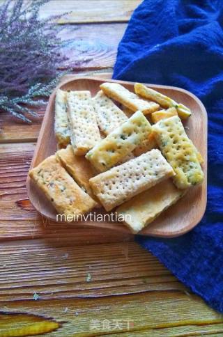 Chive Soda Crackers recipe