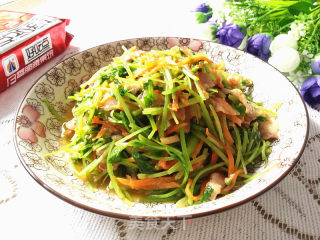 Stir-fried Pork Belly with Small Cress and Carrot recipe
